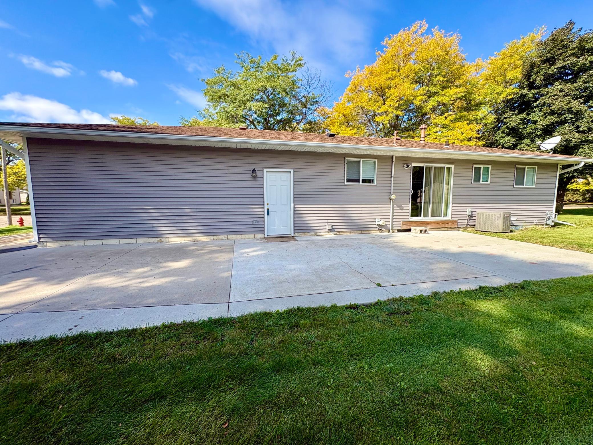 1464 6th Avenue Southeast Rochester, MN 55904 - Photo 3 of 42 Gallery Image 3