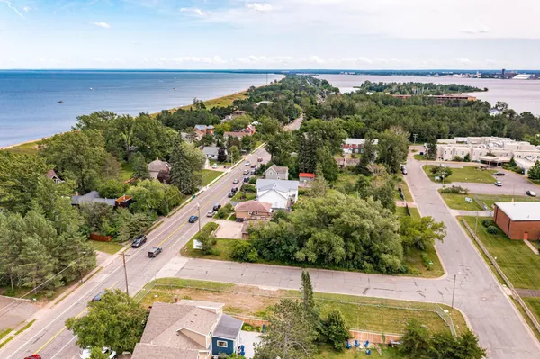 $300,000 | 1439 Minnesota Avenue, Duluth, MN 55802