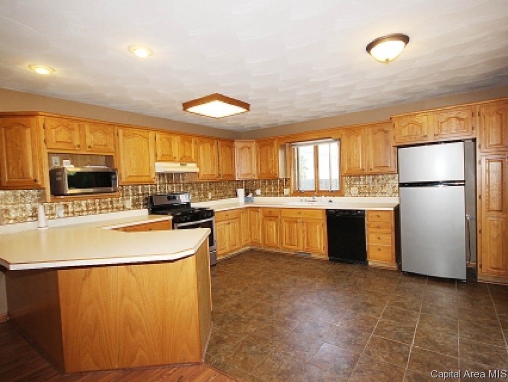 2504 Delaware Drive Springfield, IL 62702 - Photo 11 of 20 Gallery Image 11