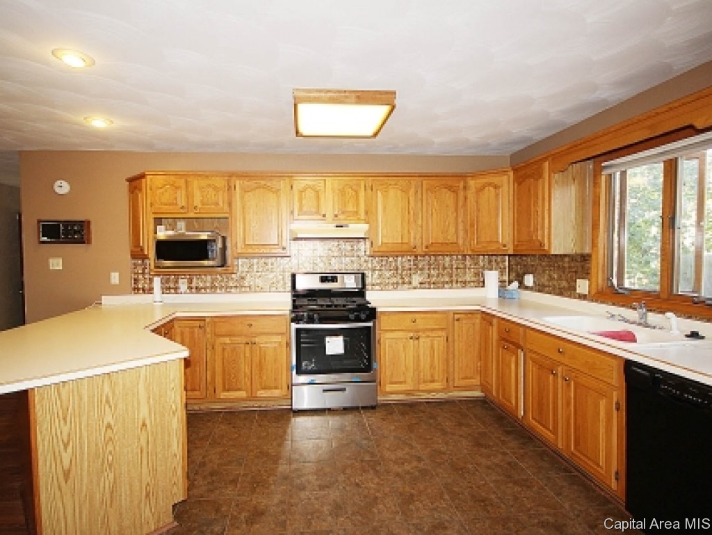 2504 Delaware Drive Springfield, IL 62702 - Photo 12 of 20 Gallery Image 12