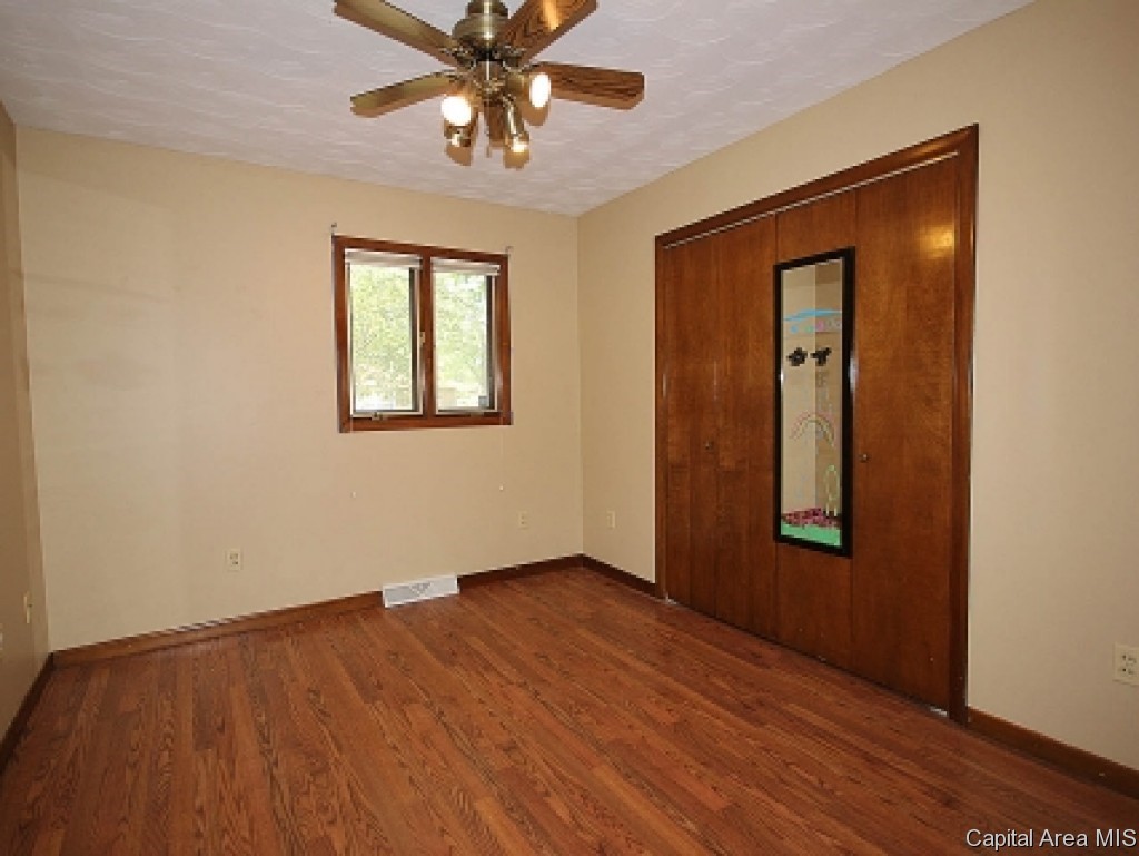 2504 Delaware Drive Springfield, IL 62702 - Photo 17 of 20 Gallery Image 17