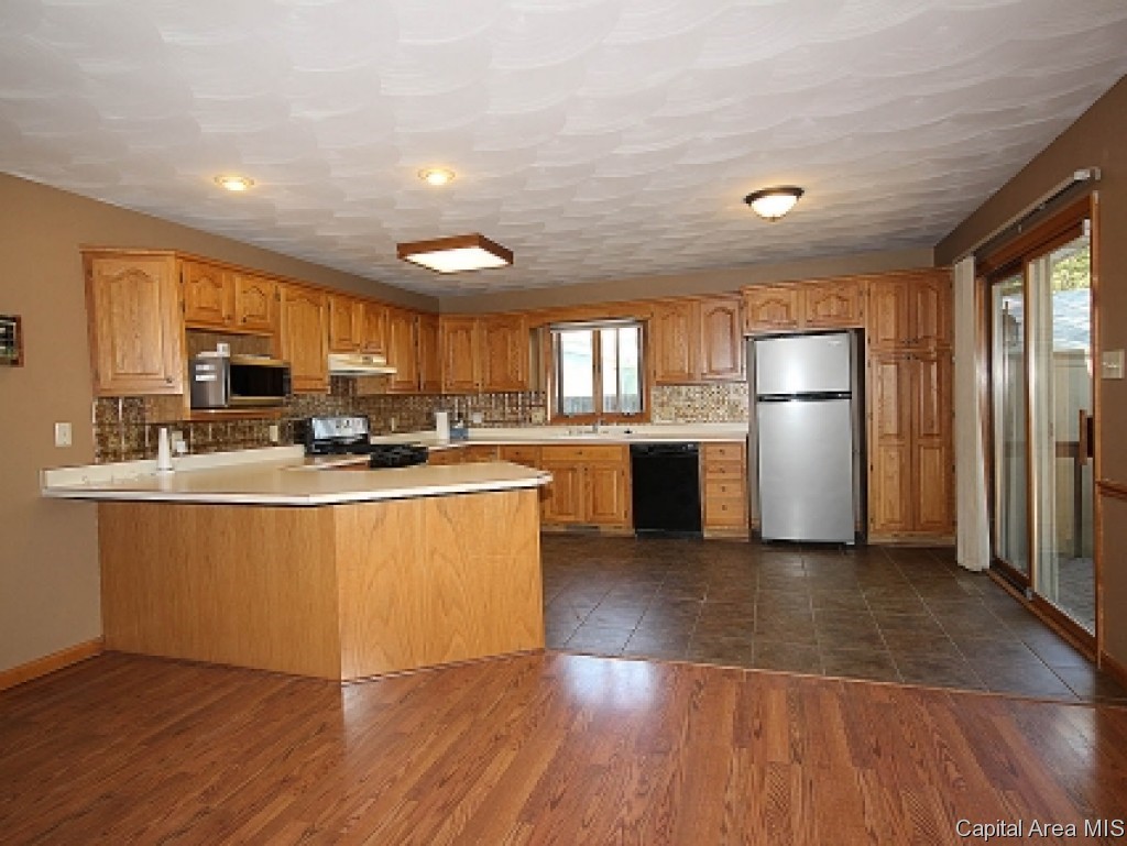 2504 Delaware Drive Springfield, IL 62702 - Photo 10 of 20 Gallery Image 10