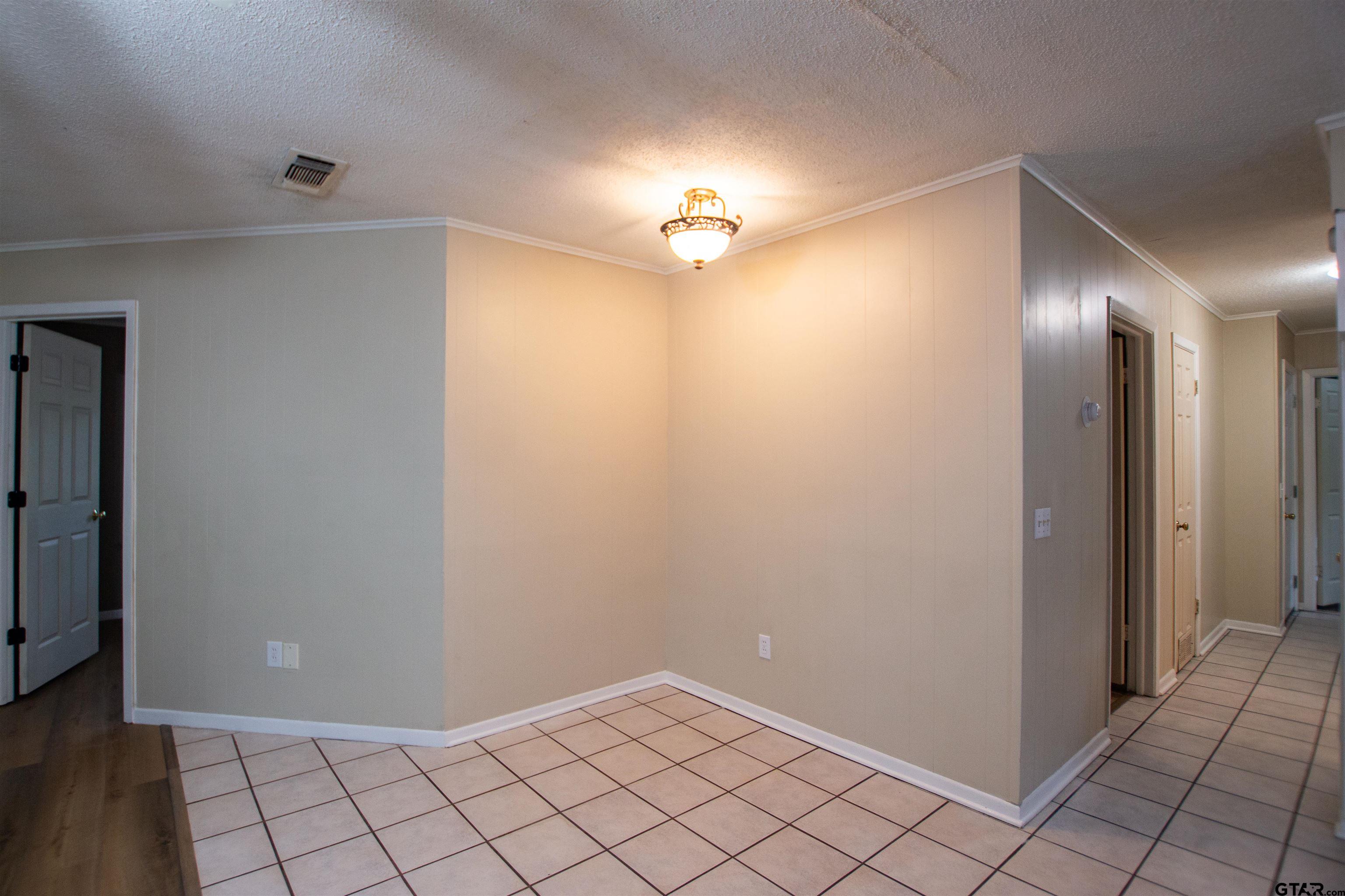 209 Miles Street Longview, TX 75605 - Photo 9 of 34