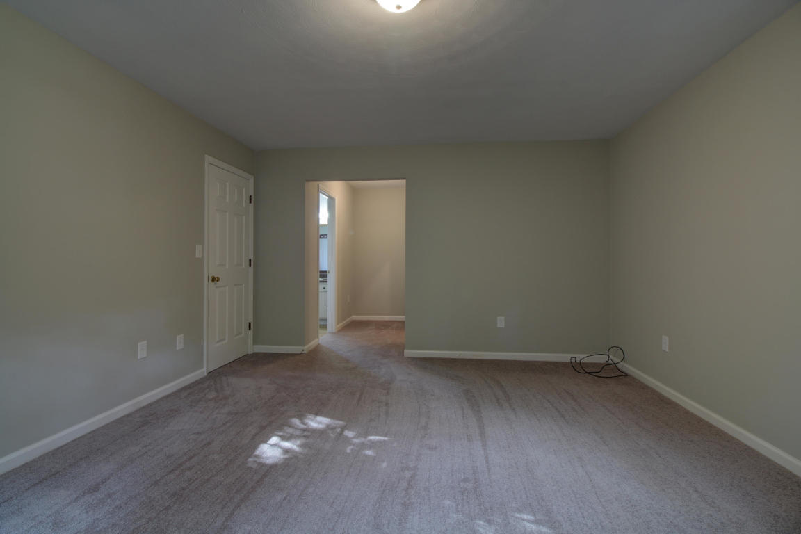 2636 Summit Ridge Road Northeast Roanoke, VA 24012 - Photo 16 of 30 20160808005916503004000000-o