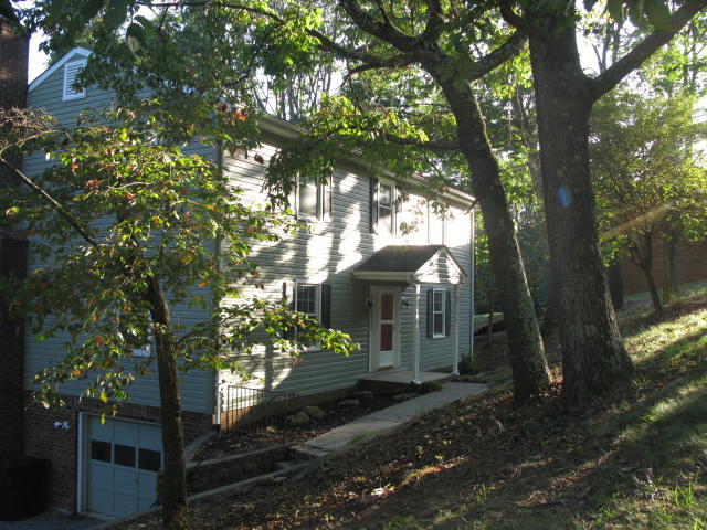 2636 Summit Ridge Road Northeast Roanoke, VA 24012 - Photo 3 of 30 IMG_2642