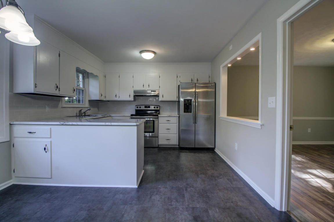 2636 Summit Ridge Road Northeast Roanoke, VA 24012 - Photo 7 of 30 20160808010013646775000000-o