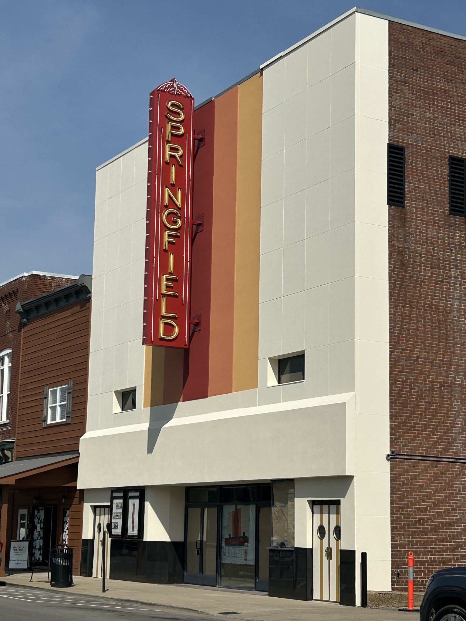 610 5th Avenue West Springfield, TN 37172 - Photo 41 of 45 a front view of a building with retail shop and retail shops
