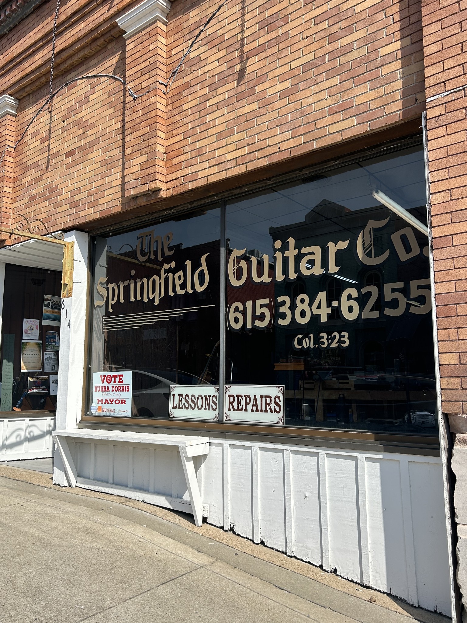 610 5th Avenue West Springfield, TN 37172 - Photo 43 of 45 a view of a stores