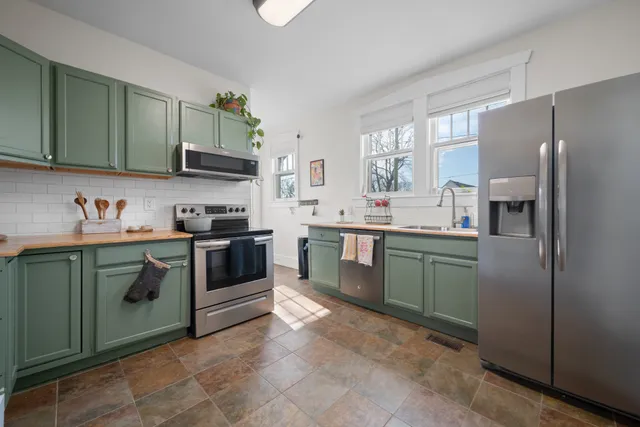 $450,000 | 610 5th Avenue West, Springfield, TN 37172