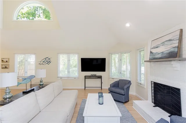 $1,550,000 | 112 Harrison Avenue, Unit B, Newport, RI 02840