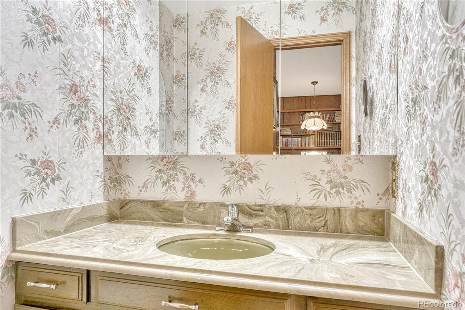 2382 West Ridge Road Littleton, CO 80120 - Photo 19 of 38 Gallery Image 19