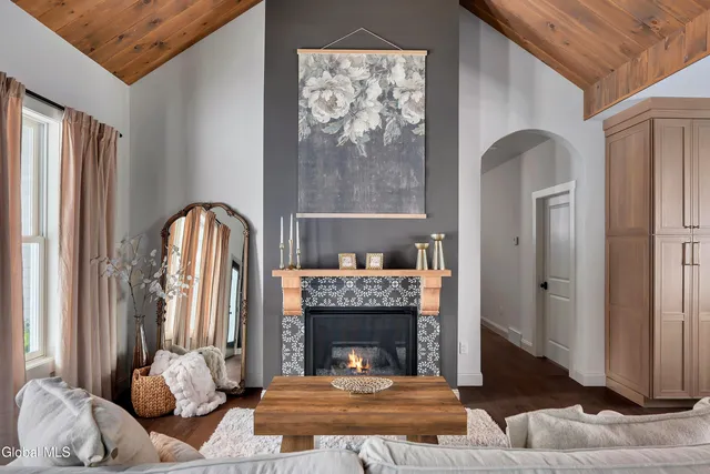 $775,000 | 27 Woodland Hl Road, North Greenbush, NY 12198