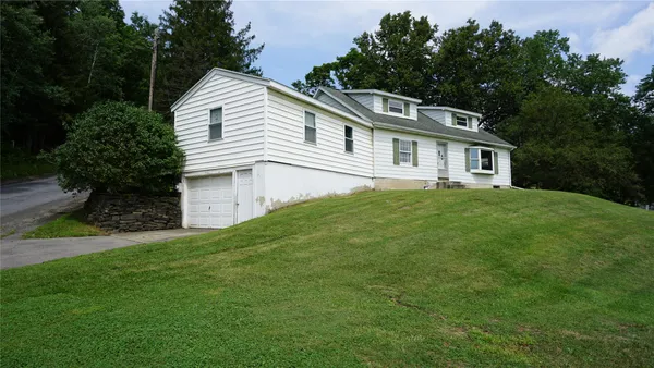 $199,900 | 6 Squirrel Hill Road, Chenango Forks, NY 13746