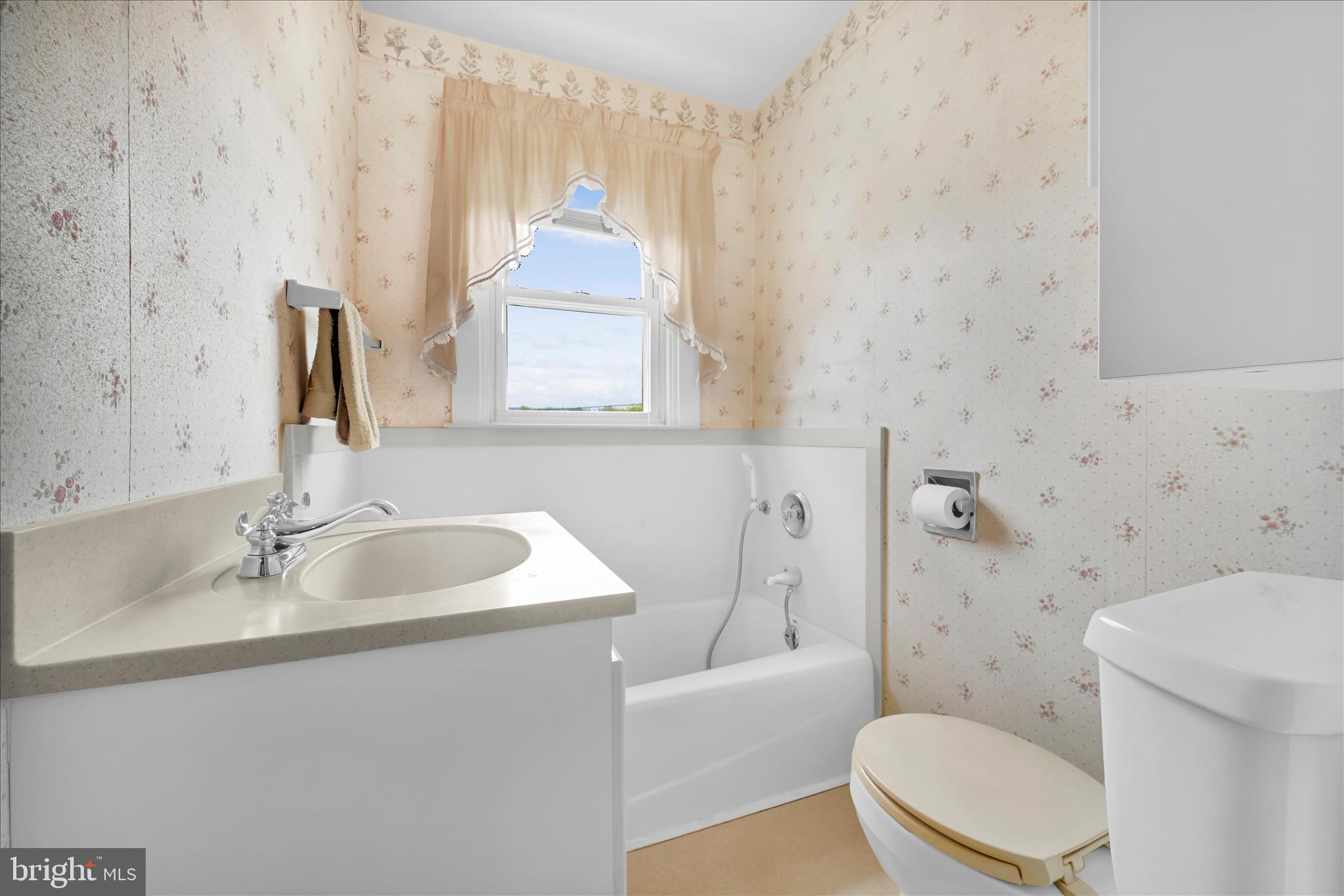 1340 Fern Avenue Reading, PA 19607 - Photo 22 of 30 Bathroom