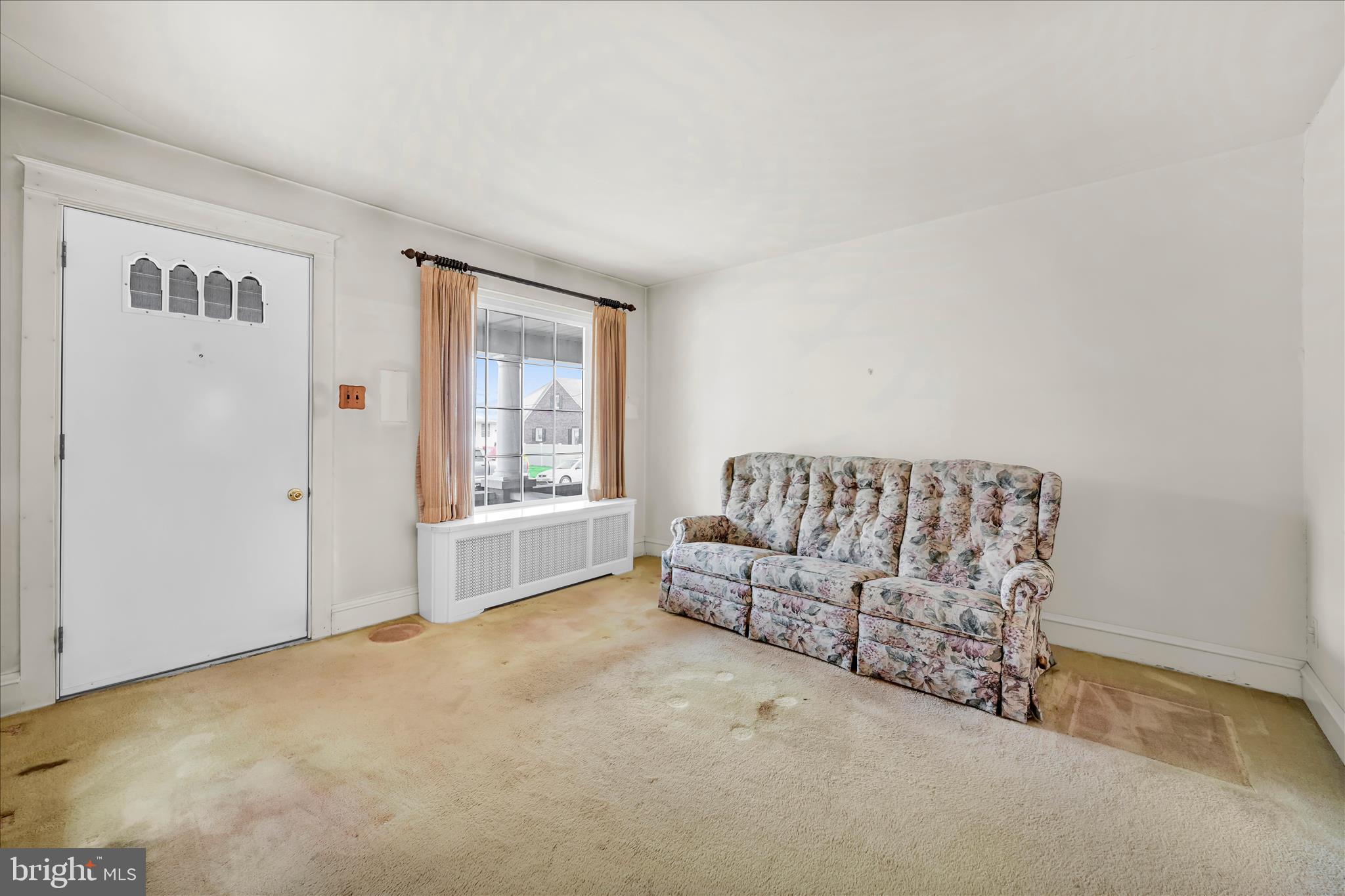 1340 Fern Avenue Reading, PA 19607 - Photo 6 of 30 Foyer