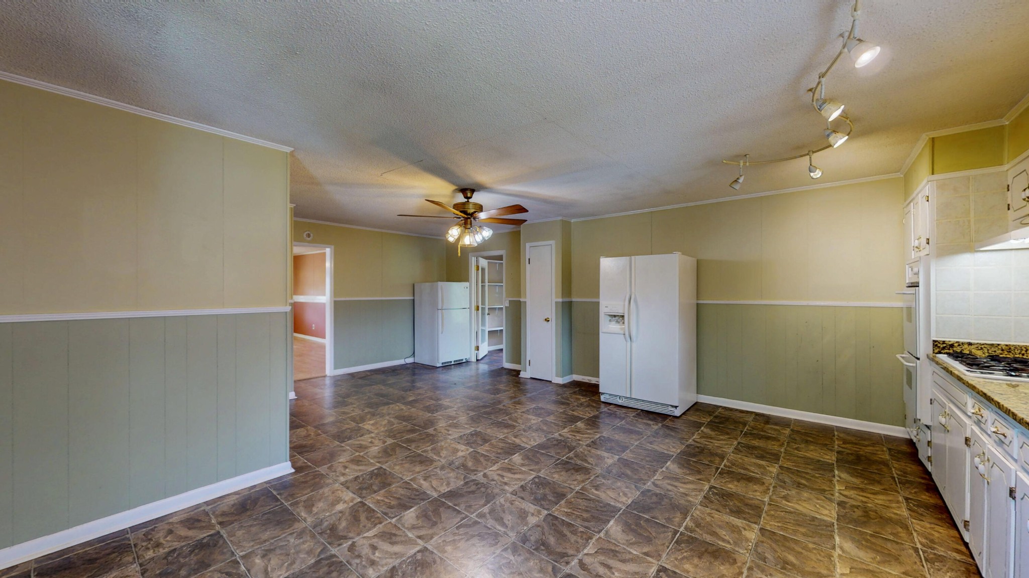 428 Caldwell Road Southeast Cleveland, TN 37323 - Photo 27 of 91 a view of a big room with closet and windows