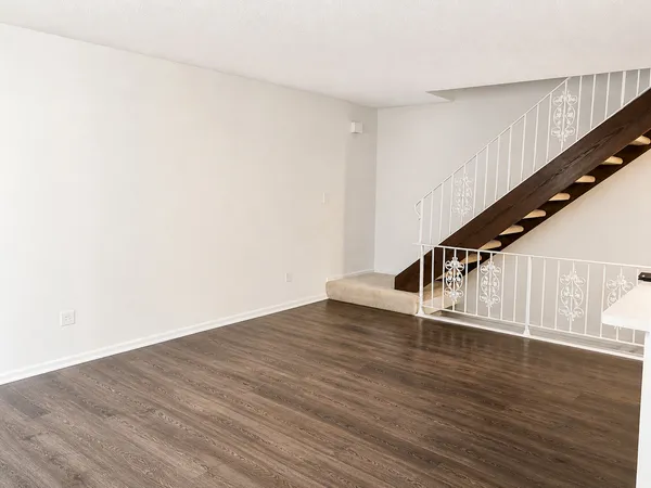 $2,299 | 1320 Inverrary Lane, Unit 1320, Deerfield, IL 60015