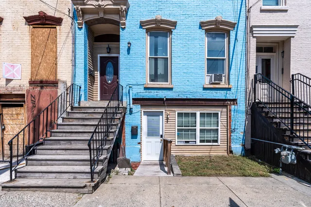 $249,900 | 211 Clinton Avenue, Albany, NY 12210