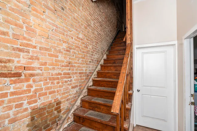 $249,900 | 211 Clinton Avenue, Albany, NY 12210