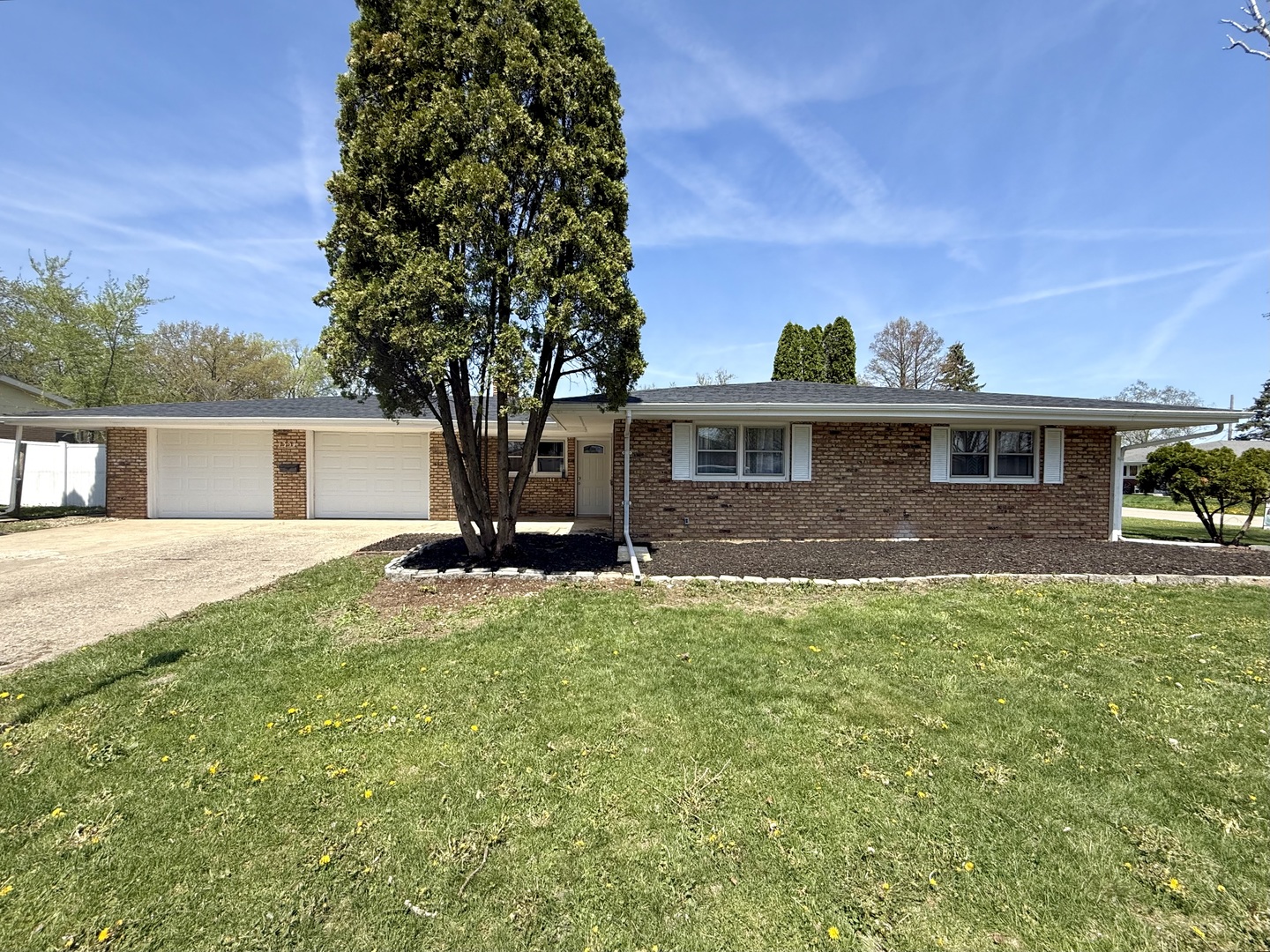 1357 Jeffrey Drive Rantoul, IL 61866 - Photo 1 of 21 front view of a house with a yard