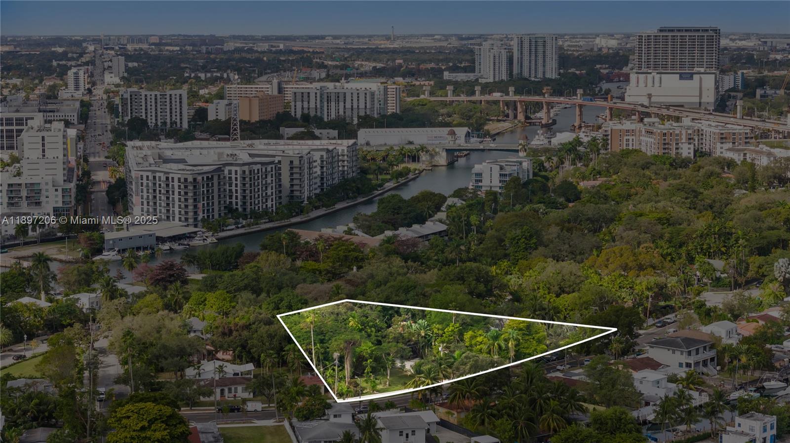 752 Northwest 7th Street Road Miami, FL 33136 - Photo 17 of 23