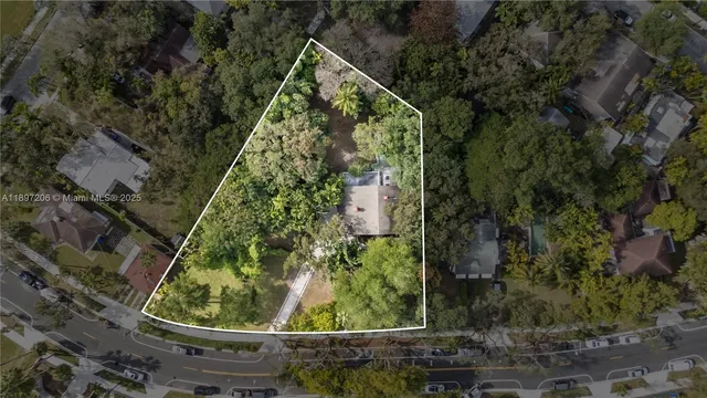 $2,150,000 | 752 Northwest 7th Street Road, Miami, FL 33136