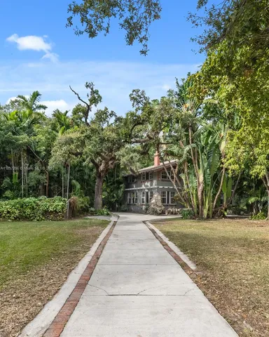 $2,150,000 | 752 Northwest 7th Street Road, Miami, FL 33136