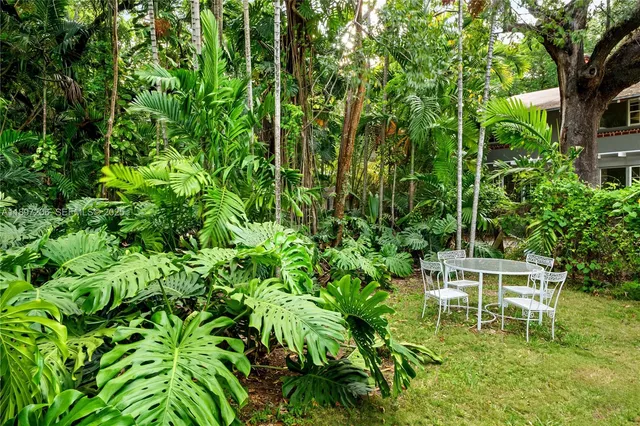 $2,150,000 | 752 Northwest 7th Street Road, Miami, FL 33136