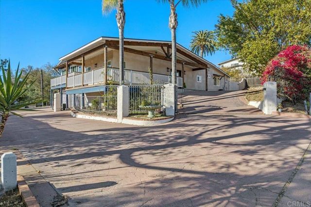 $1,100,000 | 1971 Bernardo Avenue, Escondido, CA 92025