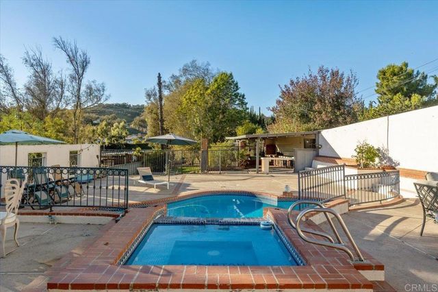 $1,100,000 | 1971 Bernardo Avenue, Escondido, CA 92025