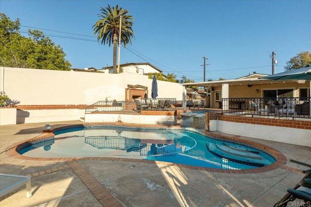 $1,100,000 | 1971 Bernardo Avenue, Escondido, CA 92025