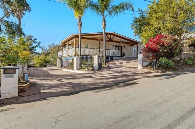 $1,100,000 | 1971 Bernardo Avenue, Escondido, CA 92025
