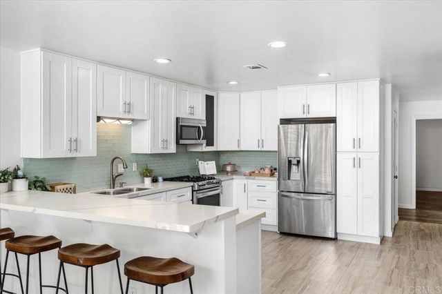 $1,100,000 | 1971 Bernardo Avenue, Escondido, CA 92025