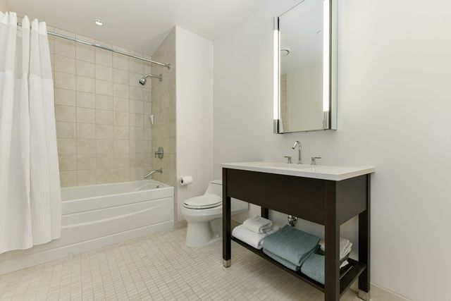 $965,000 | 500 Atlantic Avenue, Unit 16Q, Boston, MA 02210