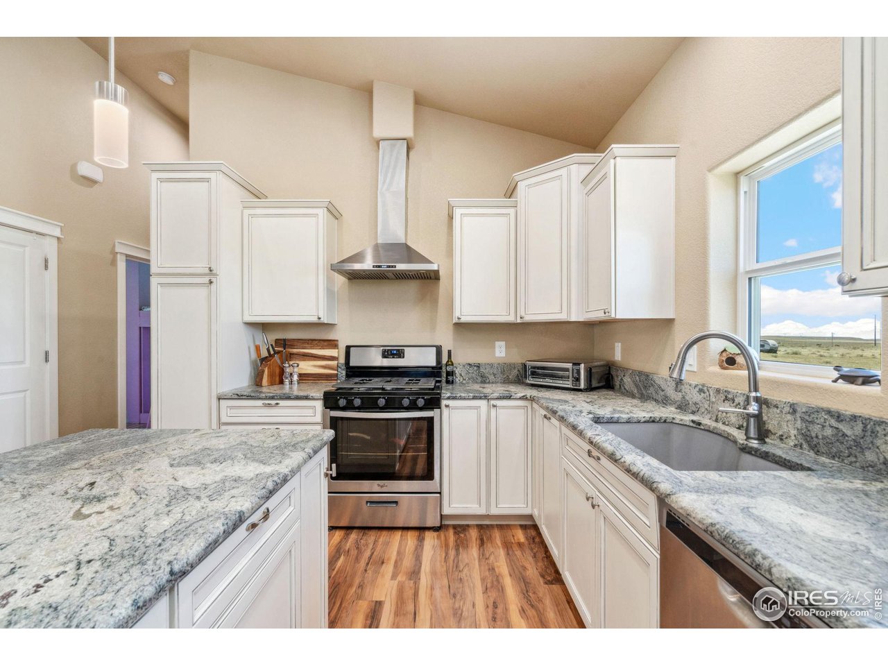 19672 Rawhide Flats Road Wellington, CO 80549 - Photo 6 of 35 Kitchen