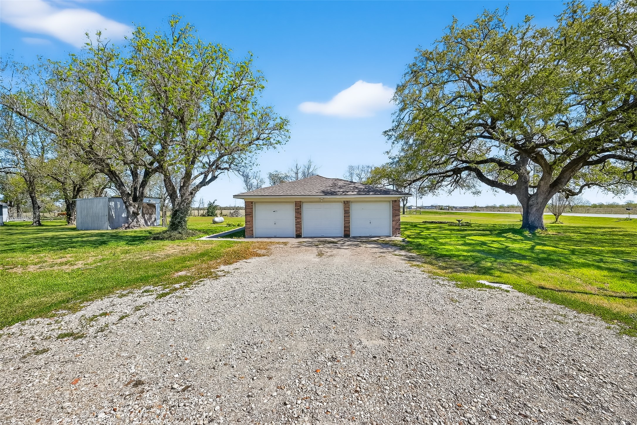11934 FM 1994 Road Guy, TX 77444 - Photo 2 of 44