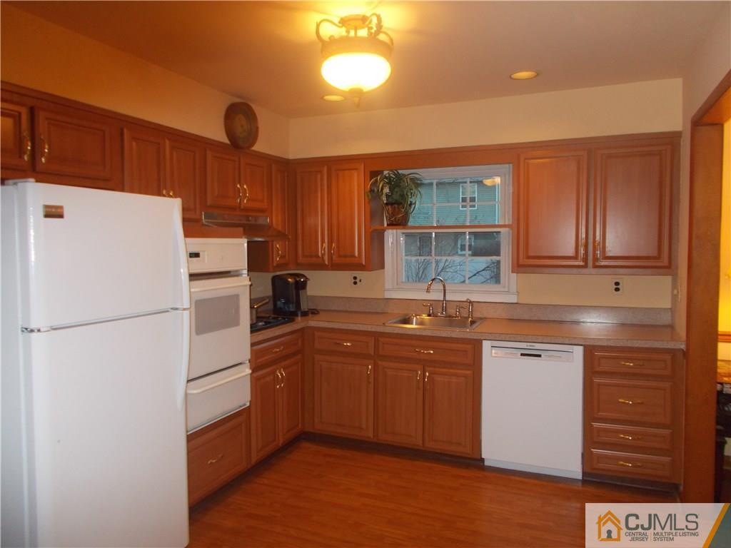 78 Alexander Street Edison, NJ 08820 - Photo 3 of 13 Gallery Image 3