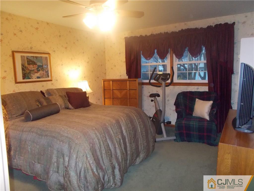 78 Alexander Street Edison, NJ 08820 - Photo 7 of 13 Gallery Image 7