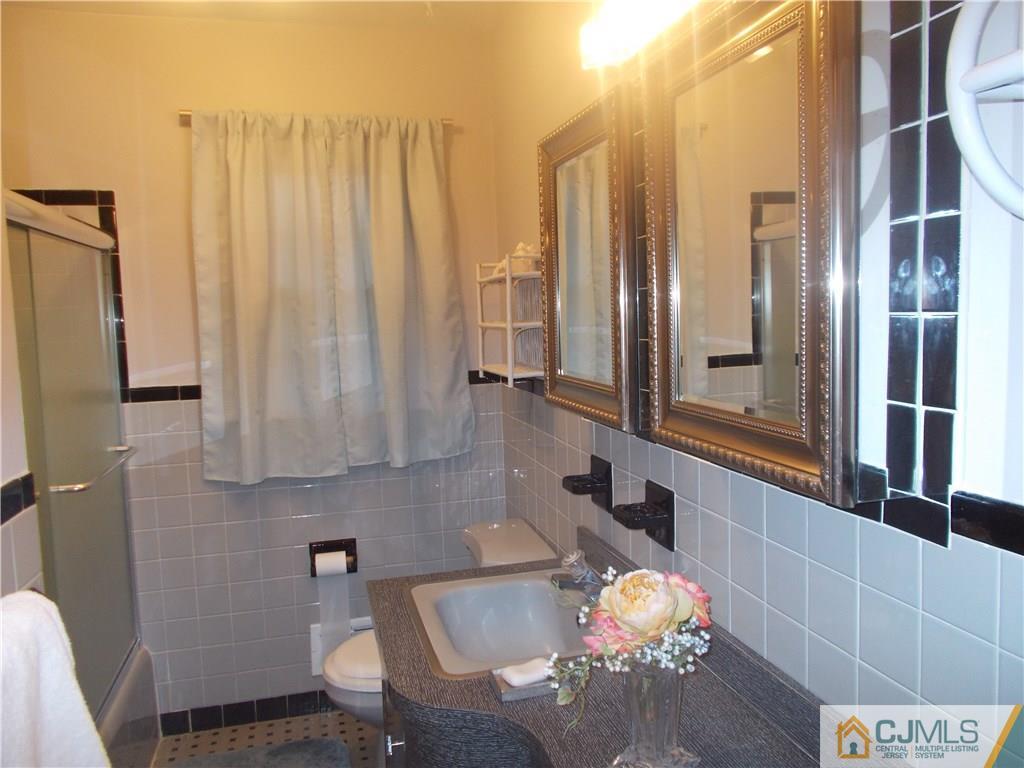 78 Alexander Street Edison, NJ 08820 - Photo 9 of 13 Gallery Image 9