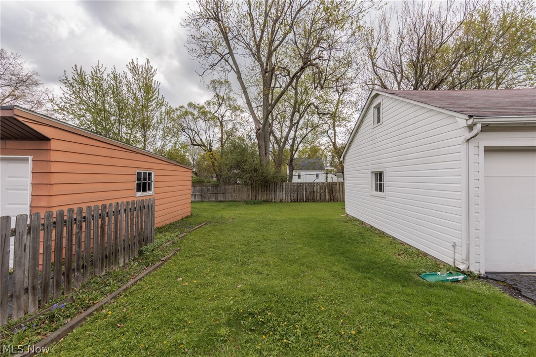 1551 Winchester Road Cleveland, OH 44124 - Photo 45 of 48