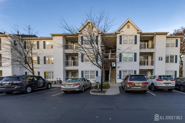 $2,450 | 828 Waterford Drive, Edison, NJ 08817