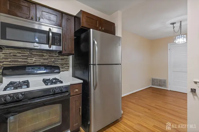 $2,450 | 828 Waterford Drive, Edison, NJ 08817