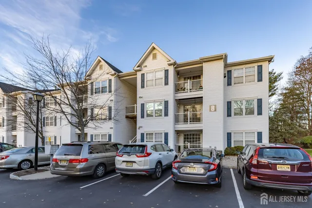 $2,450 | 828 Waterford Drive, Edison, NJ 08817