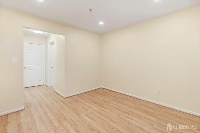 $2,450 | 828 Waterford Drive, Edison, NJ 08817