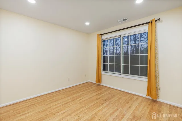 $2,450 | 828 Waterford Drive, Edison, NJ 08817