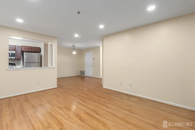 $2,450 | 828 Waterford Drive, Edison, NJ 08817