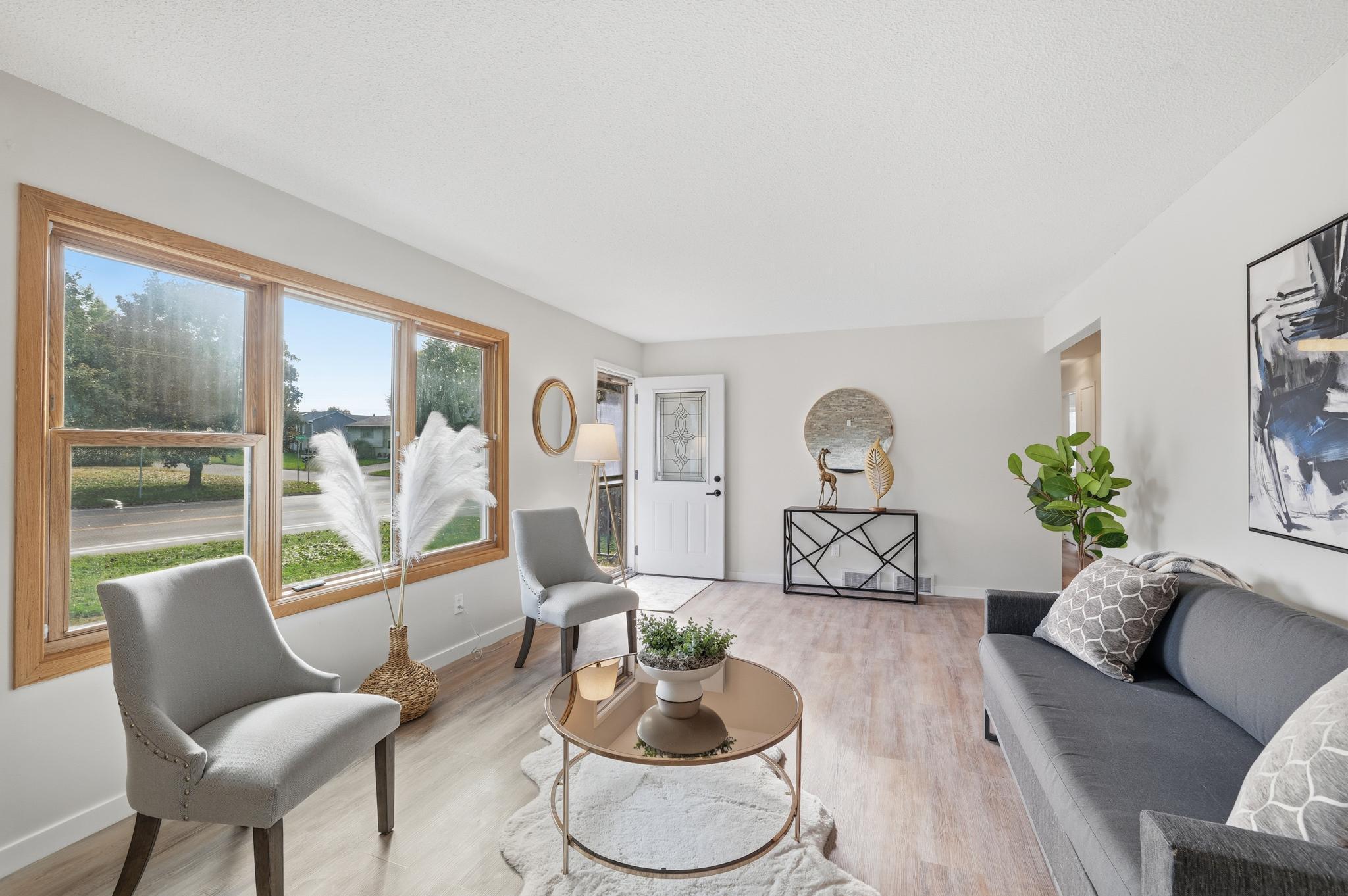 3101 McKnight Road North Maplewood, MN 55109 - Photo 3 of 19