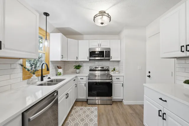 $395,000 | 3101 McKnight Road North, St. Paul, MN 55109