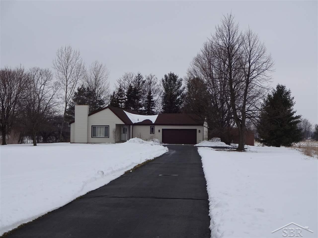 4505 Lone Road Freeland, MI 48623 - Photo 5 of 23 31282226-4.JPG