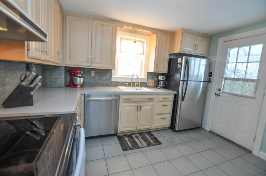 96 Almount Road Fitchburg, MA 01420 - Photo 3 of 22 Gallery Image 3